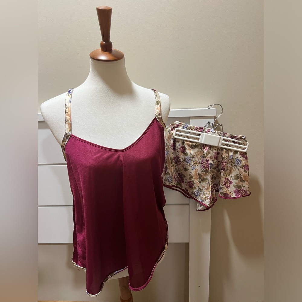 🎈🎈🎈Camisole & Tap Pants set from Petra